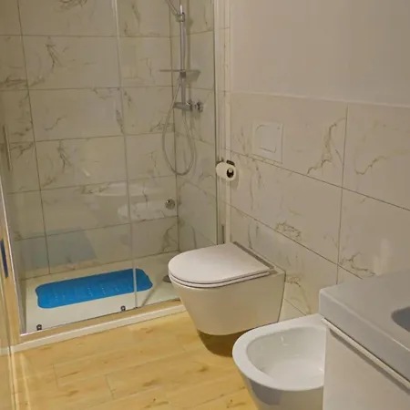 Ivo - Two Bedroom Enzo *